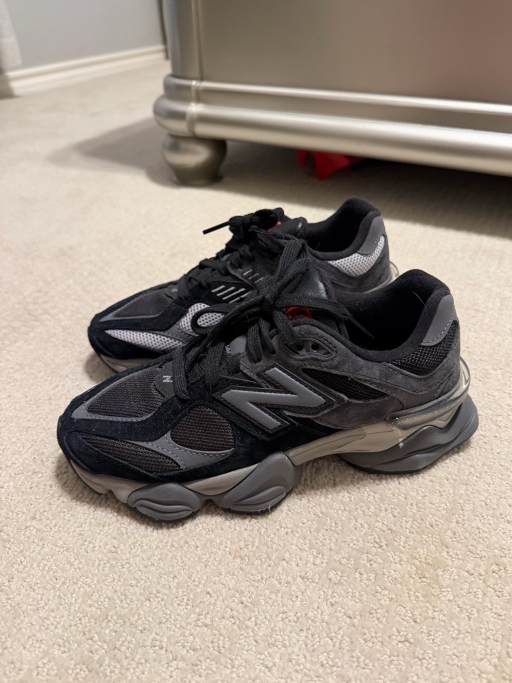 New Balance Men's Black and Gray Athletic Sneakers